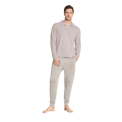 MODEL WEARING BAREFOOT DREAMS COZYCHIC ULTRA LITE MENS RIBBED COLLAR PULLOVER BEACH ROCK