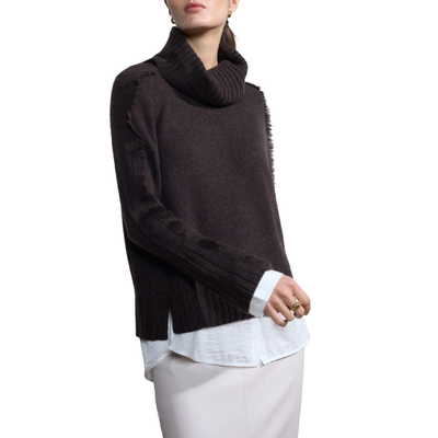 MODELWEARING BROCHU WALKERS JOLIE FRINGE LAYERED LOOKER IN CAROB MELANGE