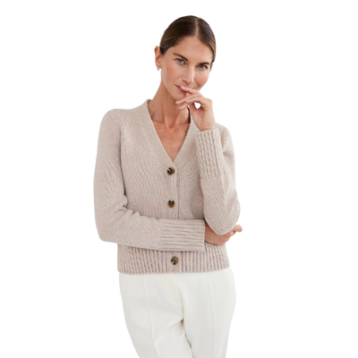 MODEL WEARING STATE OF COTTON NYC PEYTON SWEATER IN OAT HEATHER