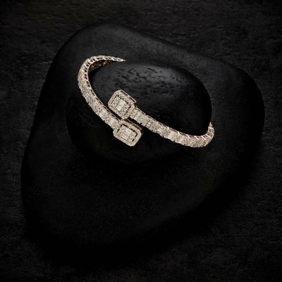 Cuff diamond bracelet in rose gold